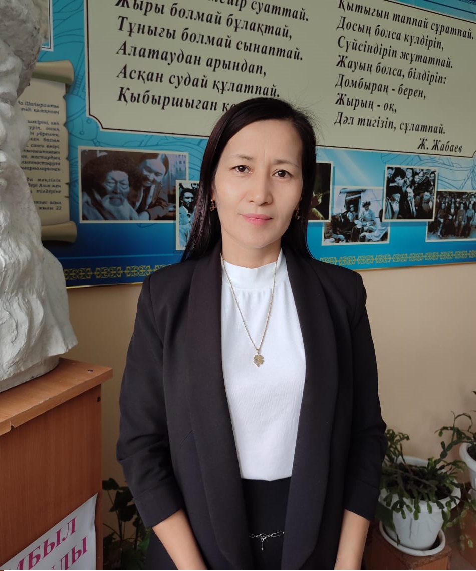 Торебаева Эльмира Жангазиевна директордың әдістемелік ісі жөніндегі орынбасары