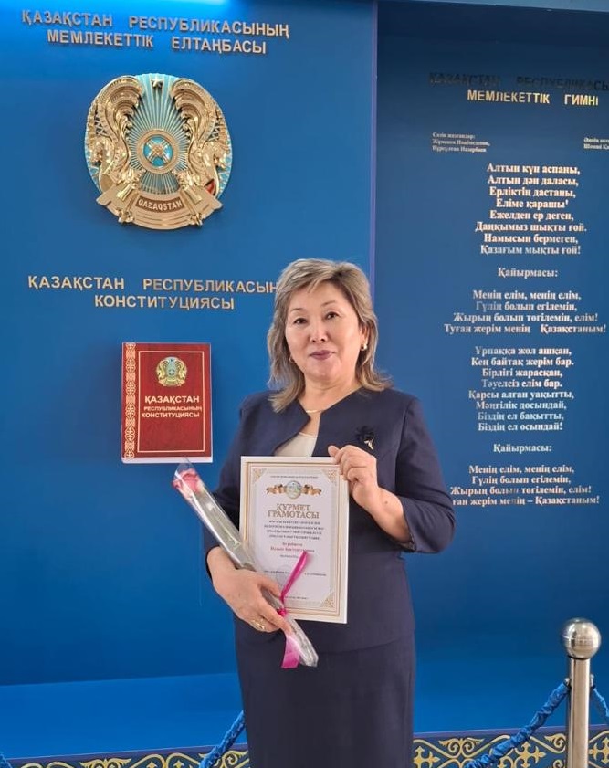 Бурабаева Назым Бектурсыновна директордың оқу ісі жөніндегі орынбасары